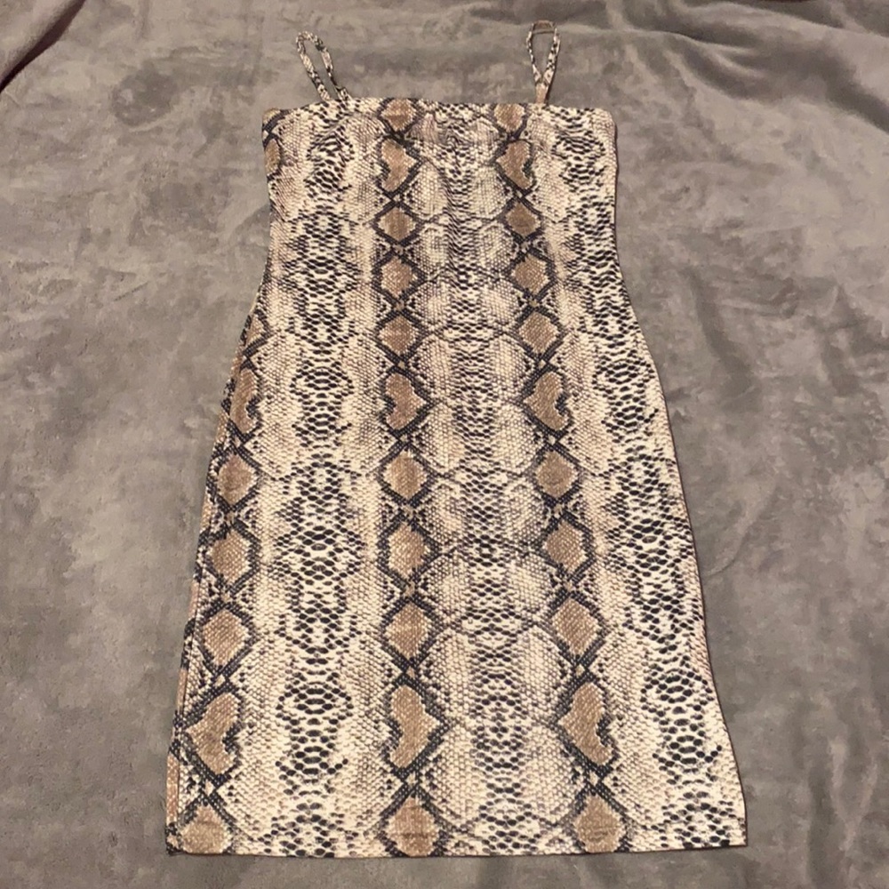 Snake print dress NWOT